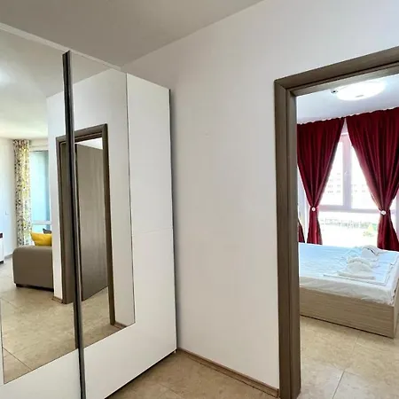 Bratanov Sunny Plaza Apartment