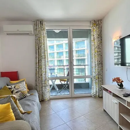 Bratanov Sunny Plaza Apartment