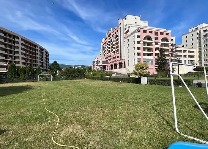 Bratanov Sunny Plaza