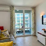 Bratanov Sunny Plaza شقة