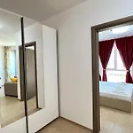 Bratanov Sunny Plaza شقة