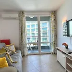 Bratanov Sunny Plaza شقة