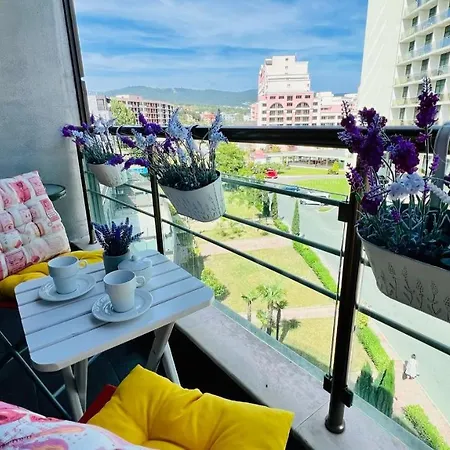 Bratanov Sunny Plaza Apartment Slantschew brjag