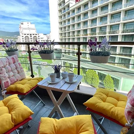 Апартамент Bratanov Sunny Plaza Слънчев бряг