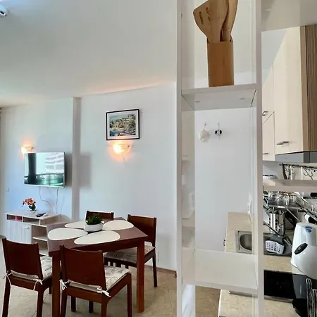 Bratanov Sunny Plaza Apartment Slantschew brjag