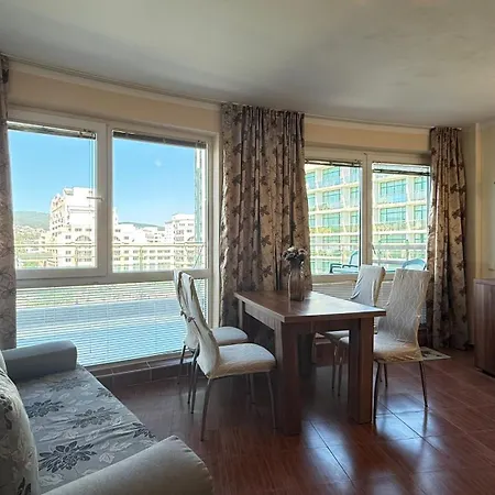 Bratanov Sunny Plaza Apartment